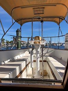 1979 Endeavour 32 Sailboat Cockpit