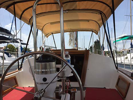 1979 Endeavour 32 Sailboat Cockpit