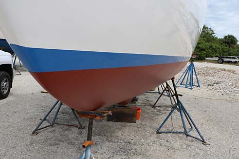 1976 Endeavour 32 Sailboat – Hull