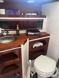 1976 Endeavour 32 Sailboat – Head