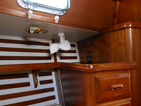 1984 Endeavour 35 Sailboat v-berth