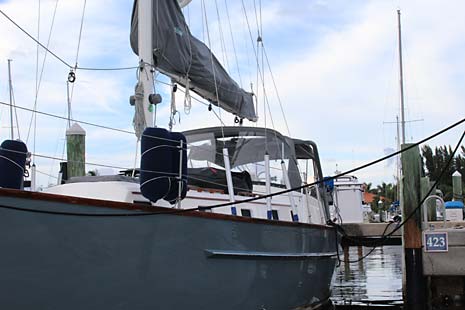 1983 Endeavour 37 Sailboat