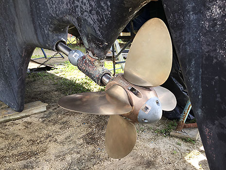 1978 Endeavour 37 with Variprop Folding 4 Blade propellor