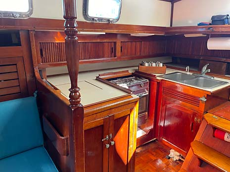 1979 Endeavour 37 Plan-B Sloop Sailboat - Galley