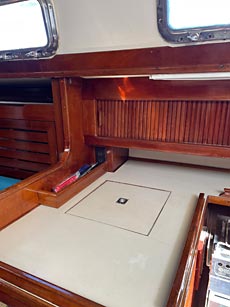 1979 Endeavour 37 Plan-B Sloop Sailboat - Ice Box