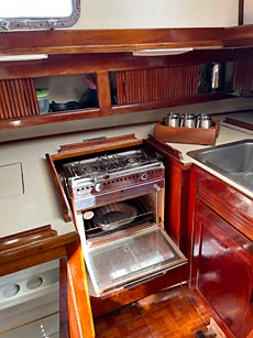 1979 Endeavour 37 Plan-B Sloop Sailboat - Stove