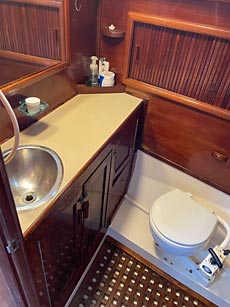 1979 Endeavour 37 Plan-A Sloop - Head