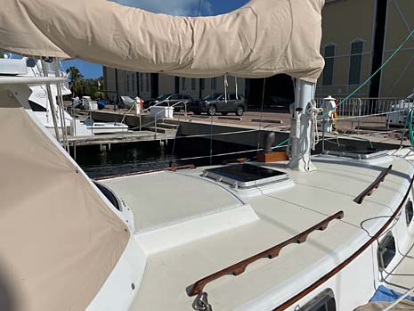 1979 Endeavour 37 Plan-A Sloop - Foredeck