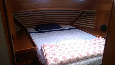 1985 Endeavour 38 Center Cockpit Sailboat - Aft Stateroom