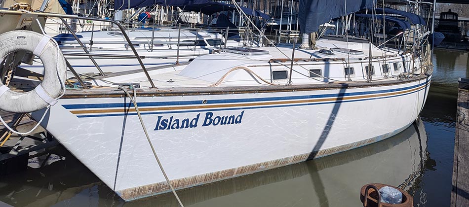 1985 Endeavour 38 Center Cockpit Sailboat