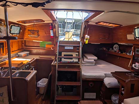 Endeavour 38 Sailboat - Salon