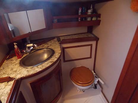 1983 Endeavour 40 Sailboat Aft Cabin Head