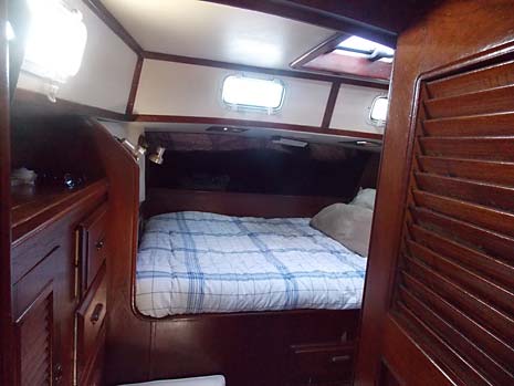 1983 Endeavour 40 Sailboat Aft Cabin