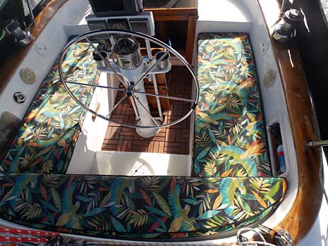 1983 Endeavour 40 Sailboat Cockpit