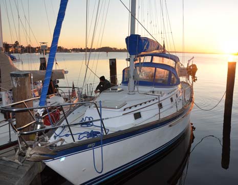 1983 Endeavour 40 Center Cockpit Sailboat