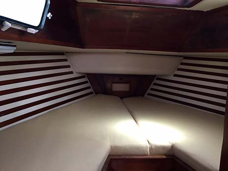 1983 Endeavour 40 Ketch V-Berth