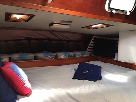 1983 Endeavour 40 Ketch Aft Stateroom