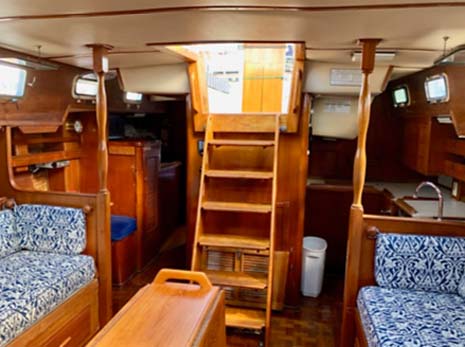 1984 Endeavour Sloop Sailboat - Salon