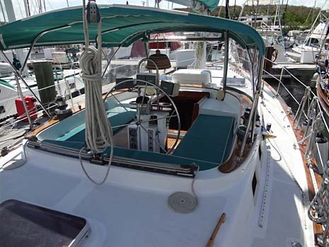 1985 Endeavour 42 Cutter Rigged Sloop Sailboat Cockpit