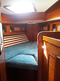 Endeavour 42 Sailboat V-berth