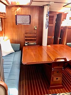 1985 Endeavour 42 Sailboat Salon Dining Table