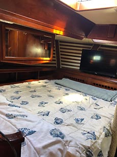 1984 Endeavour 43 Sailboat AFt Cabin