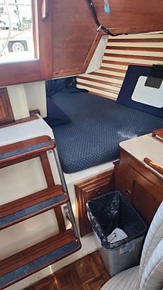 1985 Endeavour 33 Sailboat - Pilot Berth