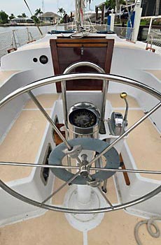 1985 Endeavour 33 Sailboat - Helm