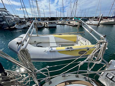 Endeavour 37 Sloop Sailboat Dinghy davits