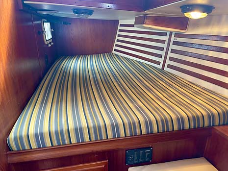 Endeavour 37 Sloop Sailboat aft quarter berth