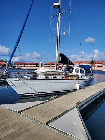 1984 Endeavour 38 Aft Cockpit - Profile